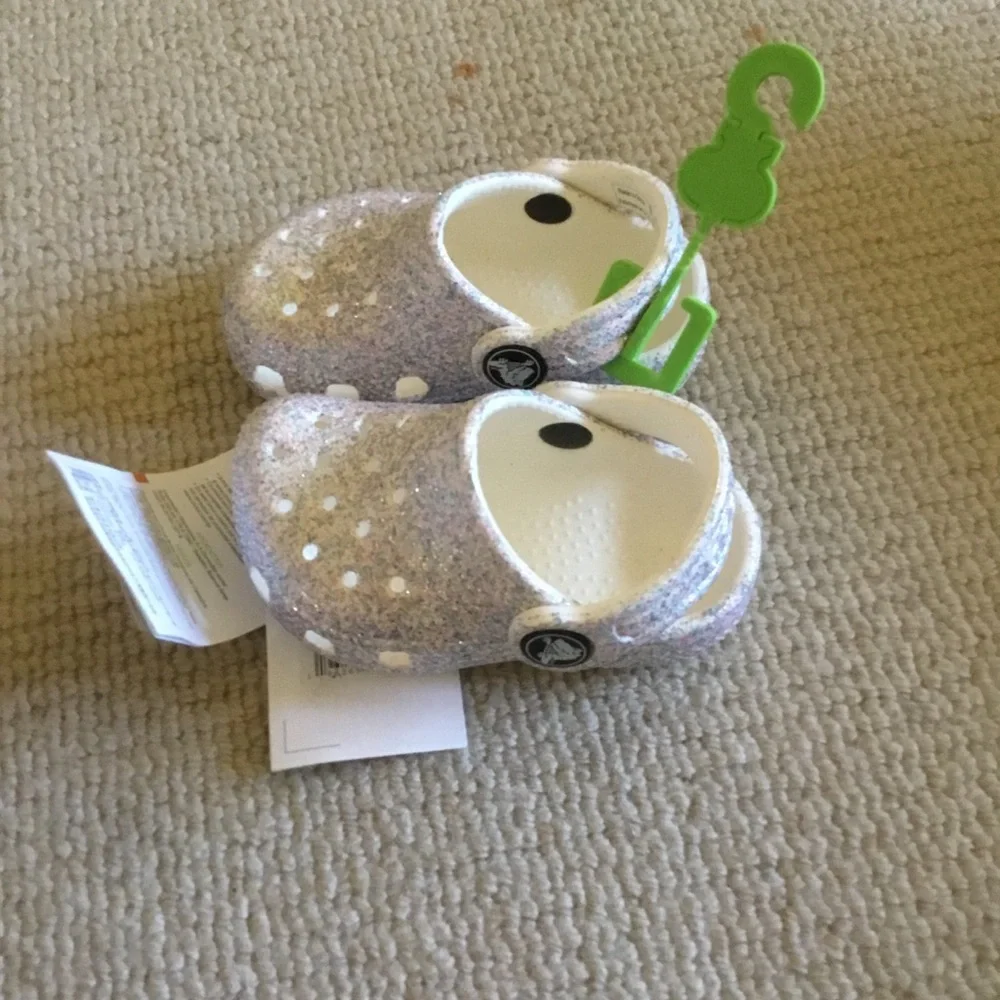CROCS Kids Glitter Clogs in Pink and White 4C